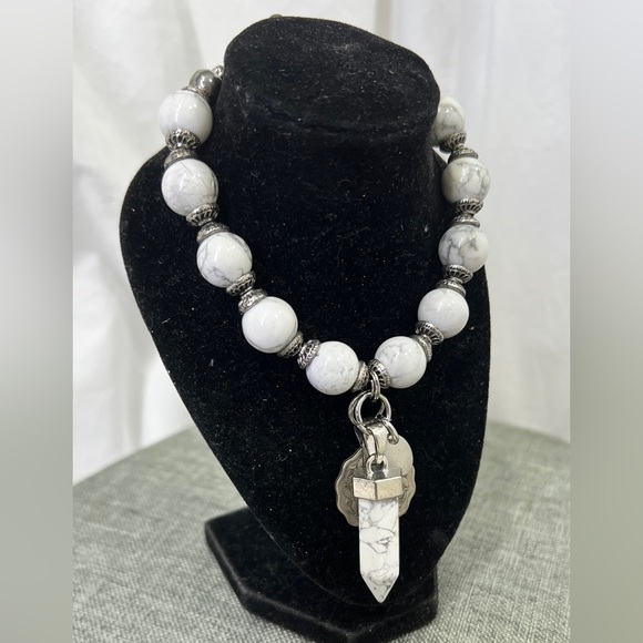 Unisex Howlite Gemstone Bracelet With Howlite Pendent and Silver Coin W/ Charm. - Picture 2 of 12